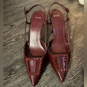 Burgundy kitten, heels, buckle detail, size 7